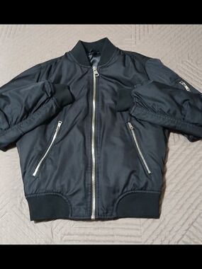 Women's Top Shop Black Bomber Jacket Size 4, Made in Turkey,Like New.